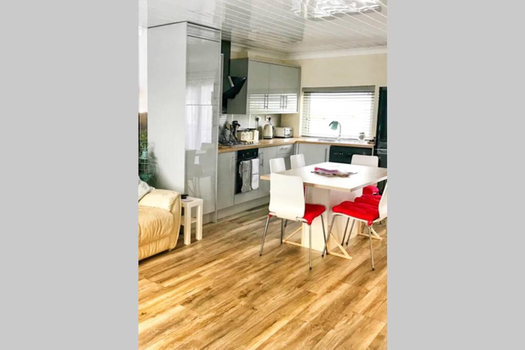Combe-N-Sea Villa Haverigg Bagian luar foto